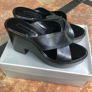 Vintage 90’s Black Nine West Wedge Sandals. 7.5